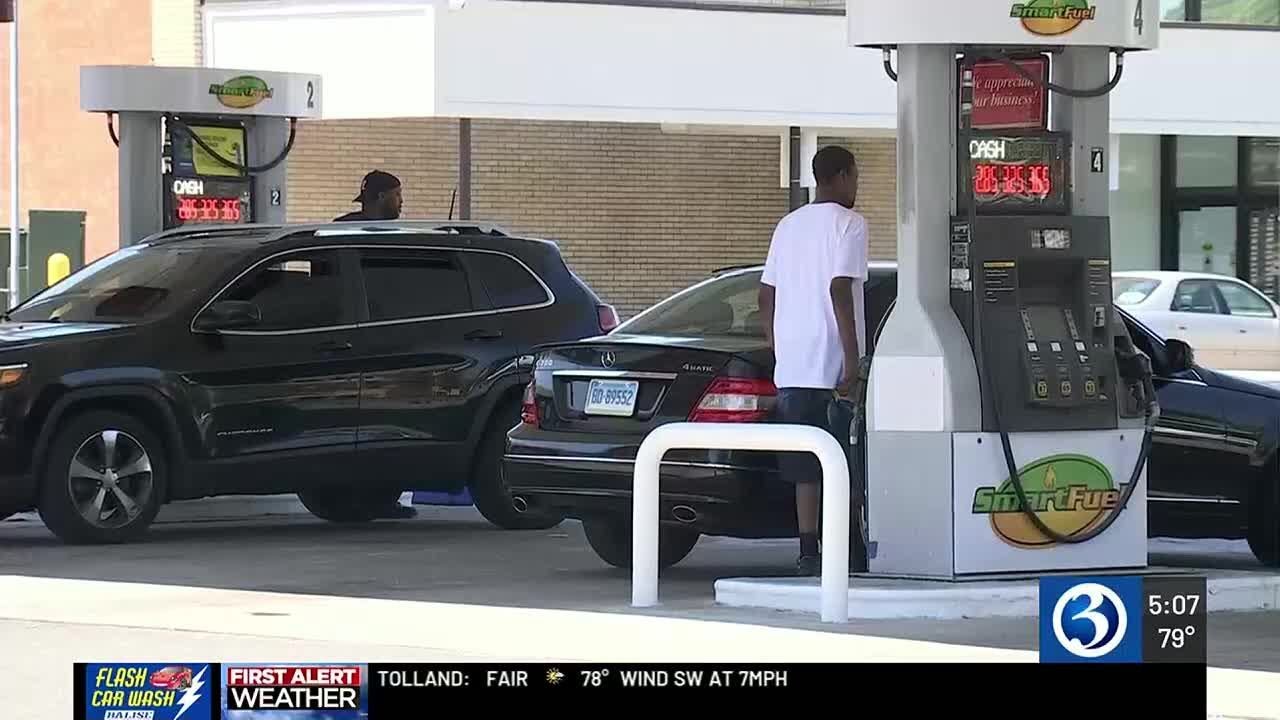 Thieves targeting unsuspecting drivers at gas station pumps