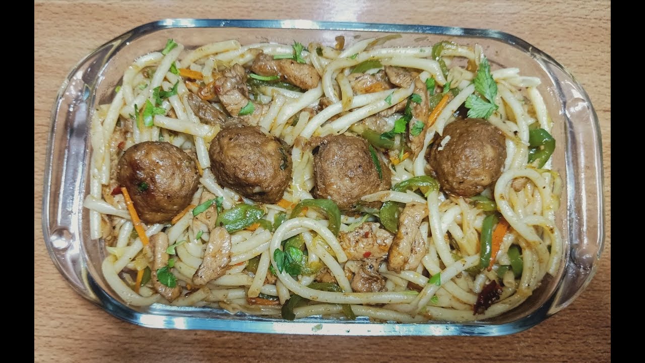 Chicken Chow Mein With Meatball Recipe (Cook With Sumara)