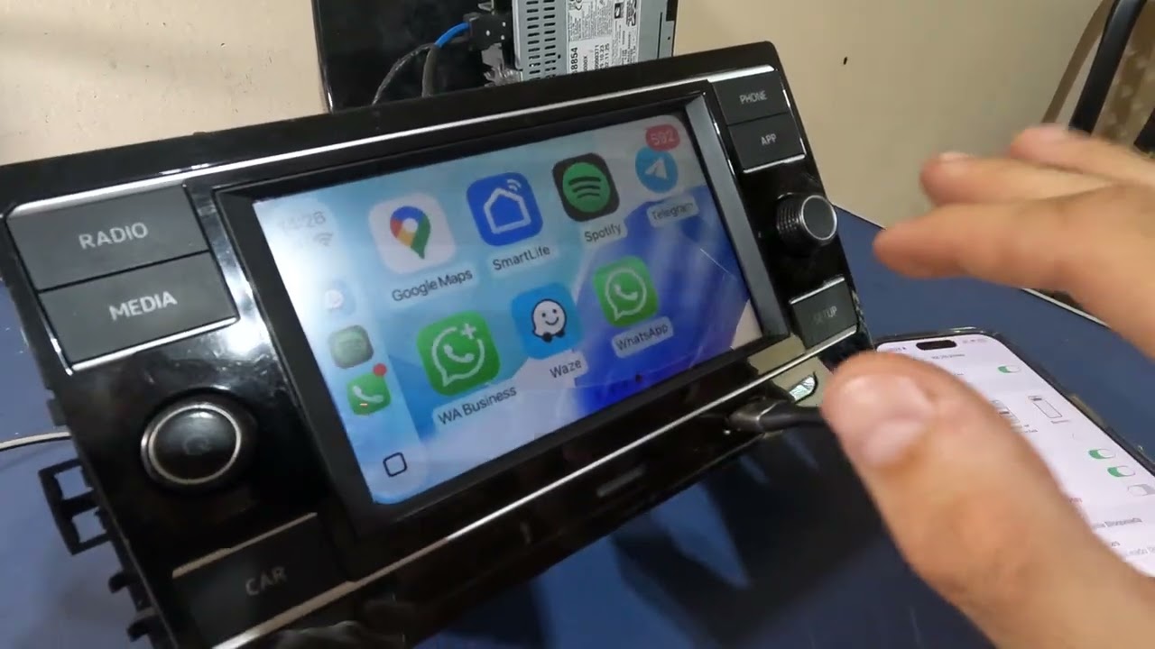 Como desativar as notificações do Apple CarPlay do WhatsApp no seu multimídia. 