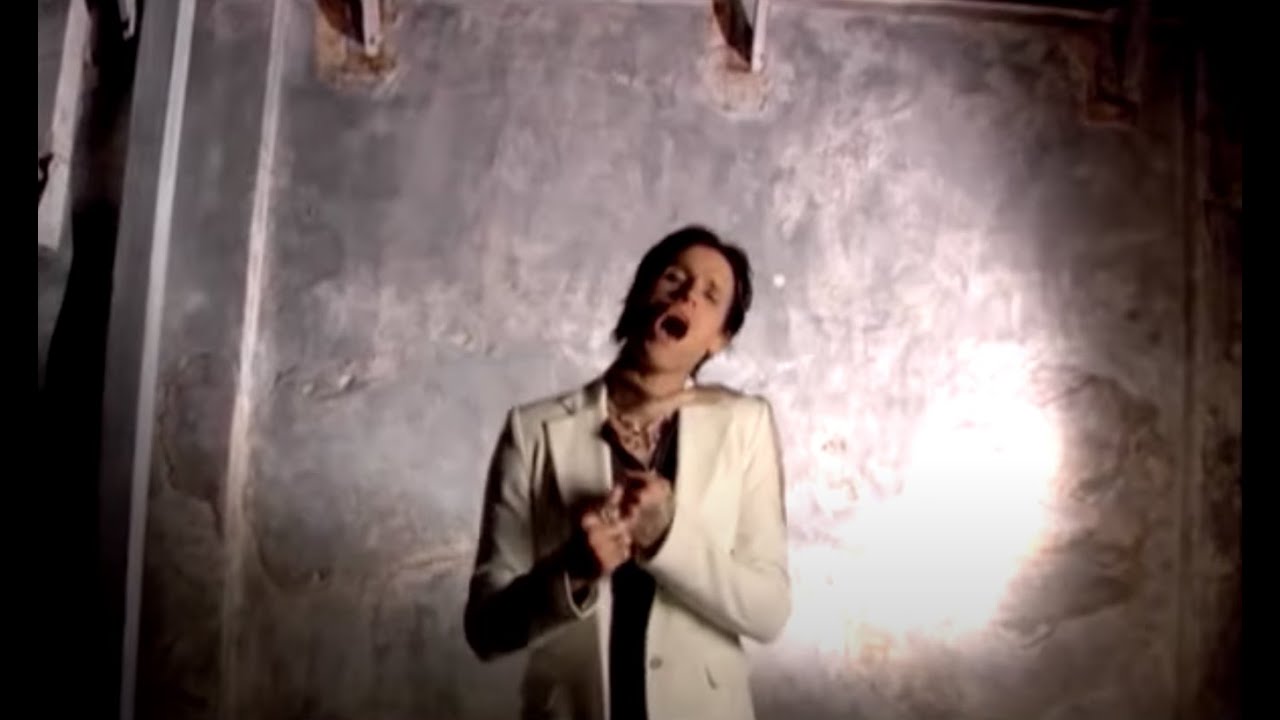 Buckcherry - Sorry (On The Road) (Official Video)