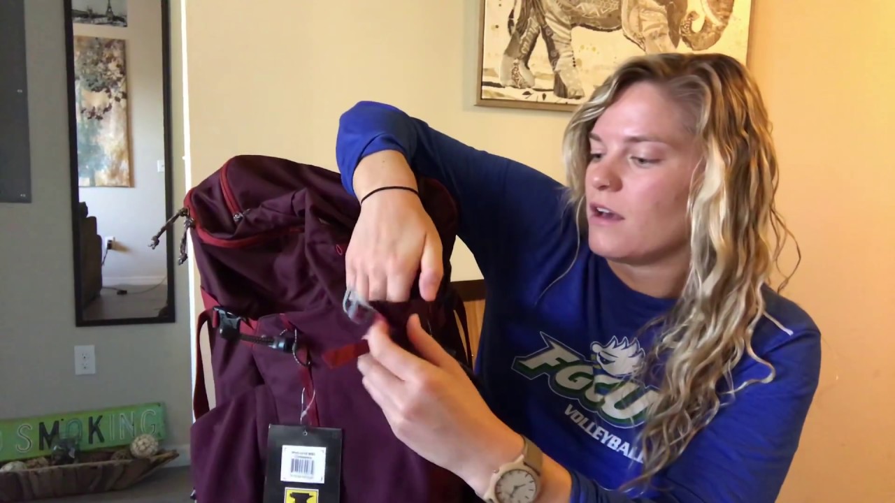 Women&rsquo;s Mountainsmith Mayhem 35 Huckleberry: Camino de Santiago Hiking Backpack Review