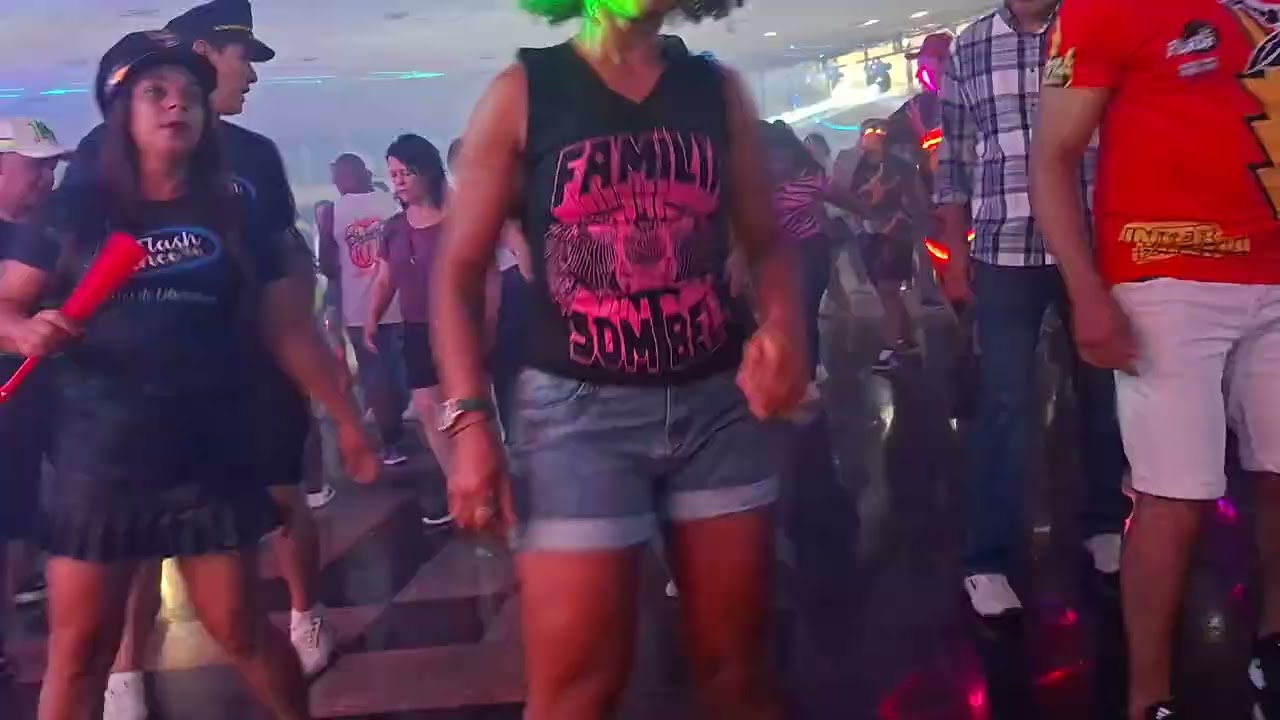 Dj barney esteve em Cambe no AFMC com Paredão 80 do Dj Japa.top galera. 