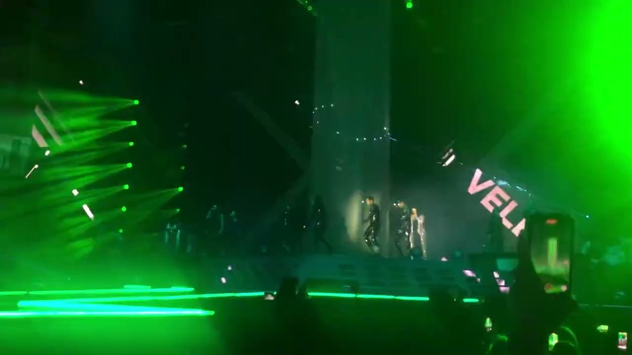 Laura Pausini - IL PRIMO PASSO SULLA LUNA World Tour 2023/2024 opener live@Rimini 08/12/2023