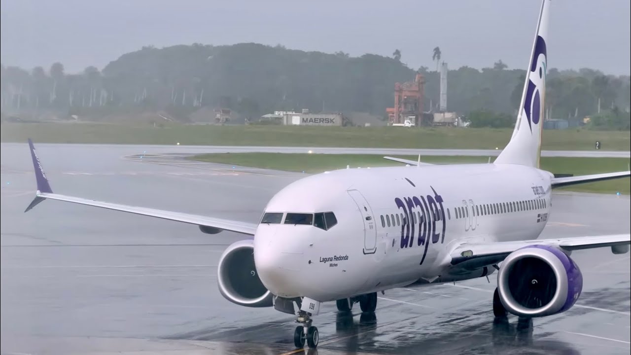 LLUEVE MUY FUERTE MIENTRAS OPERAN LOS AVIONES EN EL AEROPUERTO INTERNACIONAL DEL CIBAO | #airport