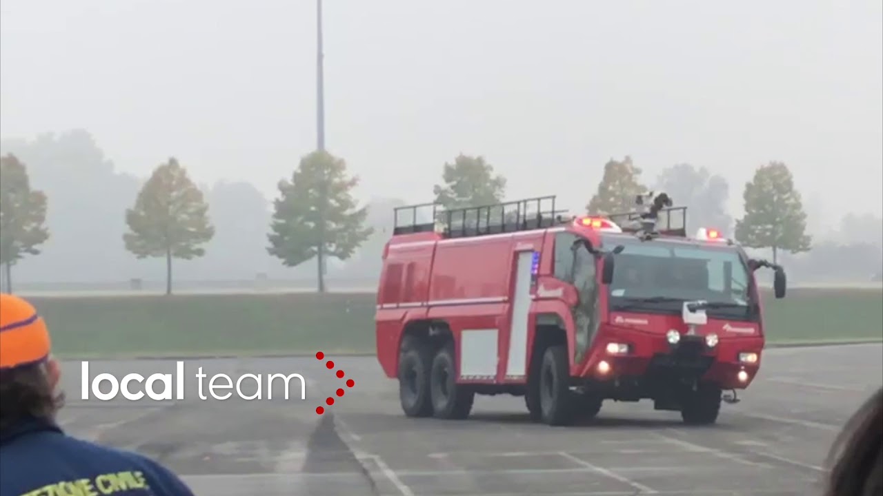 Mezzo Dragon antincendio investe palo a Montichiari durante dimostrazione