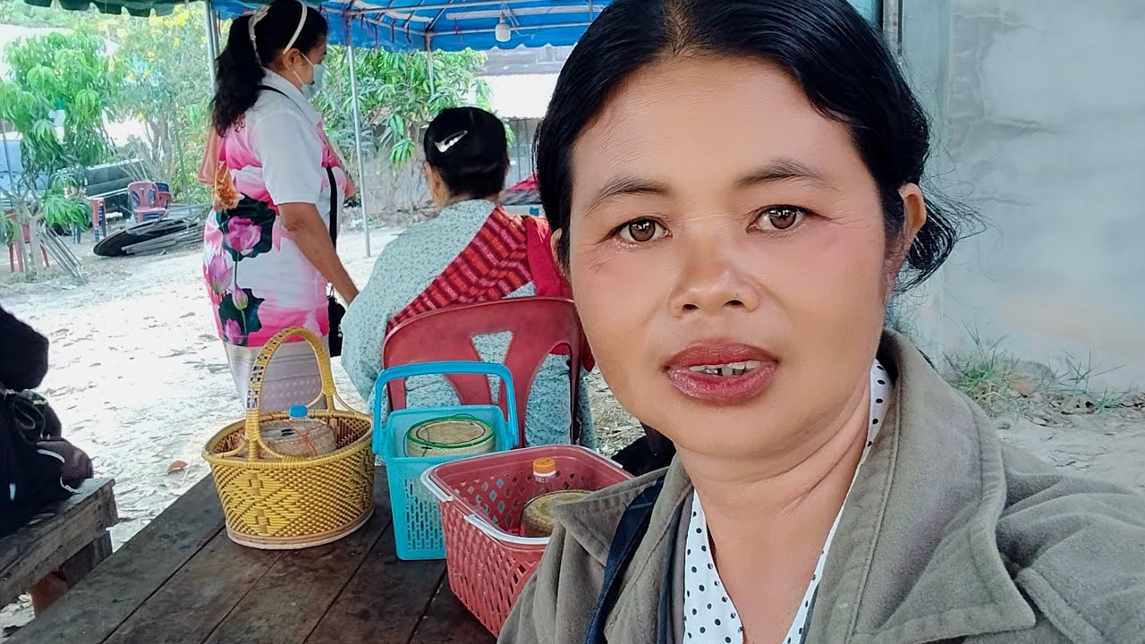 คุณหลอด บ้านทุ่ง กำลังถ่ายทอดสด!พาชมบรรยากาศทุ่งเลี้ยงวัวค่ะแดดร้อนๆ