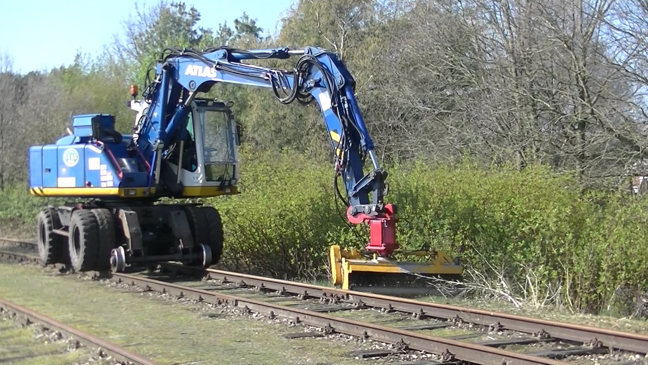 STAR - Infra op pad! Klepelen spoorberm (archiefbeeld)