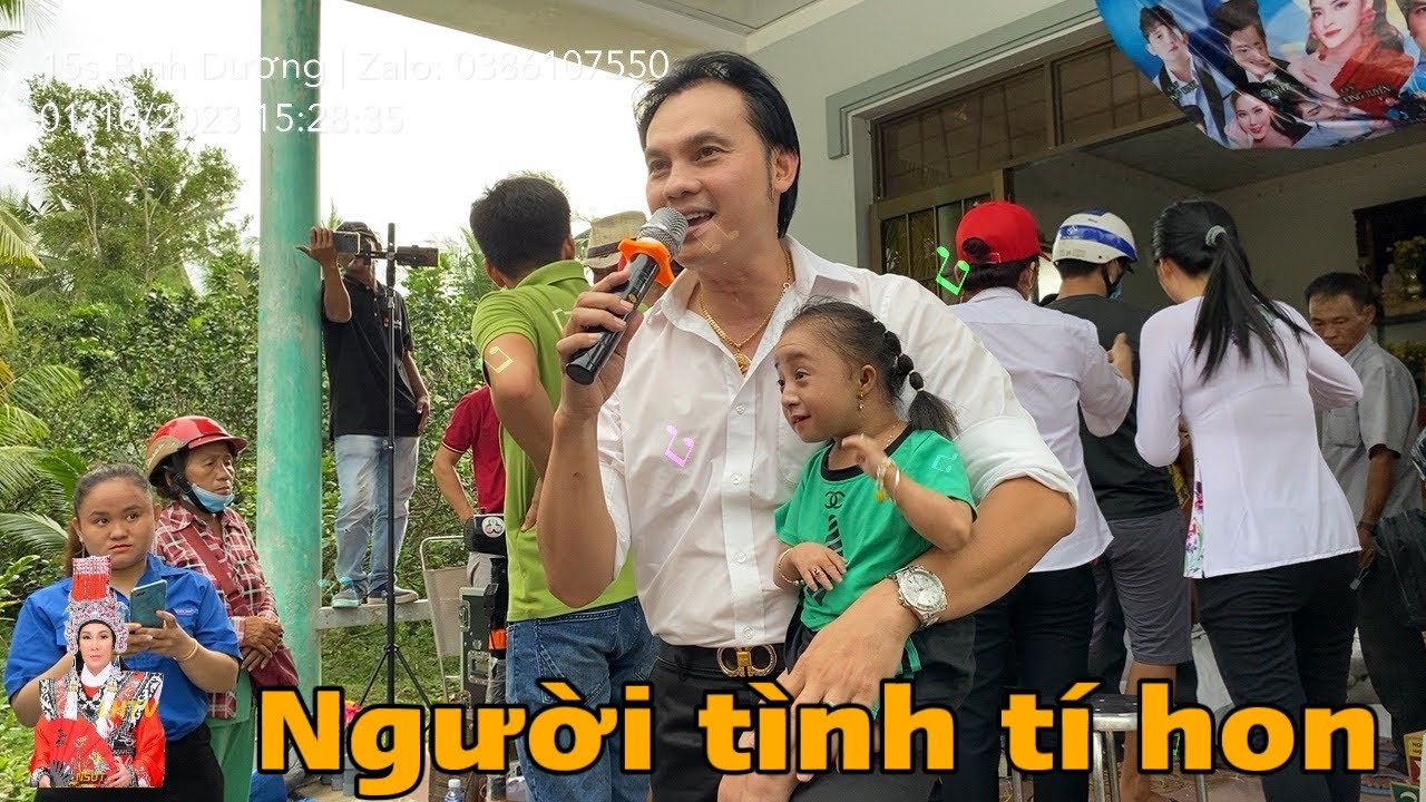 Người tình tí hon của NSUT KIM TIỂU LONG, 22 tuổi mà như em bé