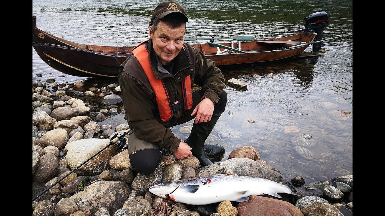 Salmon fishing in River Tenojoki