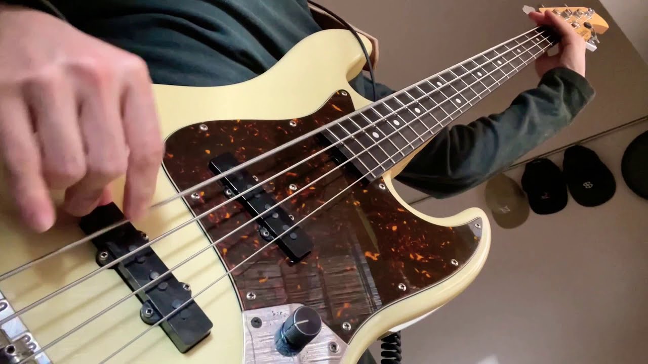 Joni Mitchell / Dry Cleaner From Des moines (bass cover)