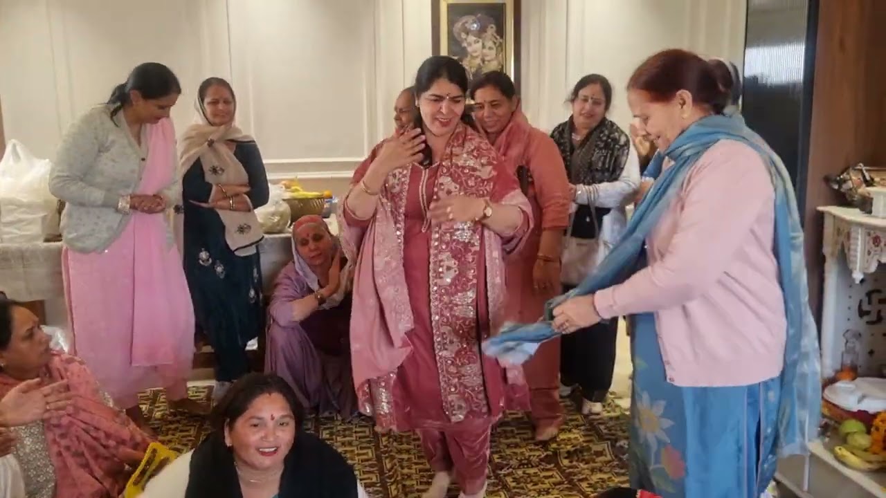 कर मोहन से यारी  सुन्दर भजन  पर मस्त डांस 