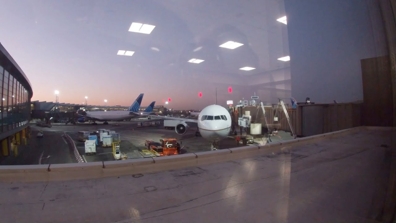 United Newark-Munich 767-400