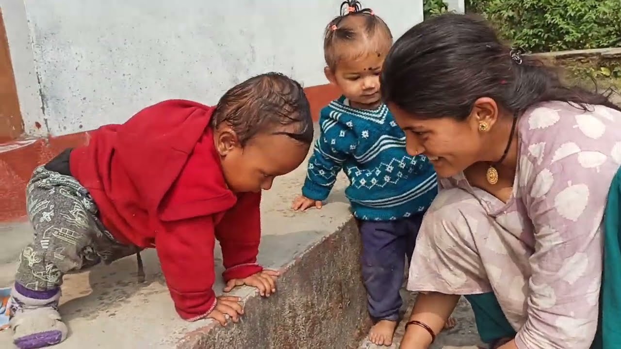 ग्राम पंचायत कार्यालय  मै बनी है ताऊजी के नाम की स्मारक  पट्टिका हमारे और बच्चो ने कितना काम कर दिया