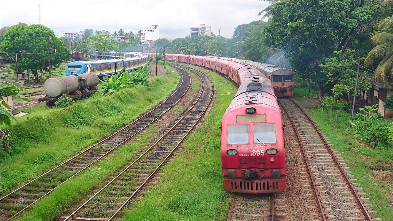 කෝච්චි කීයක් මේ වීඩියෝ එකේ දැක්කද කට්ටිය 🙋 | busy rail tracks near maradana railway station 🛤️