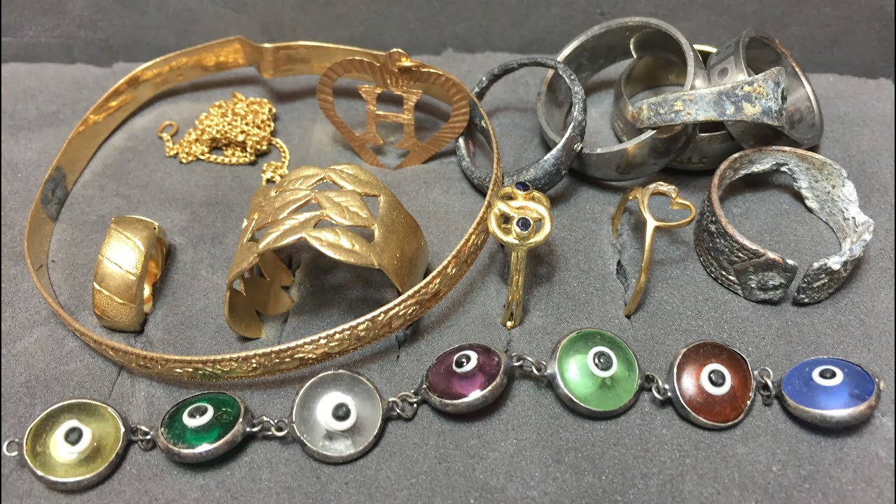 Beach Metal Detecting w CTX 3030 GOLD RINGS , BRACELET