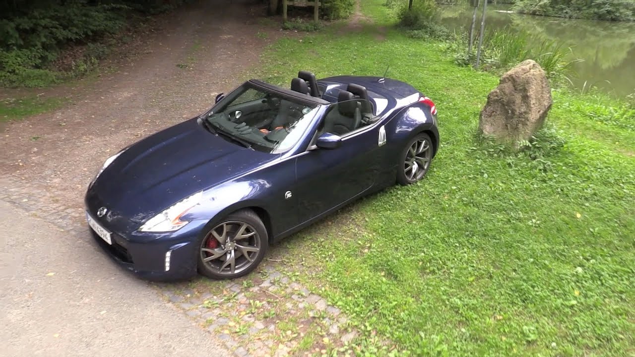 Nissan 370Z Roadster in Aktion
