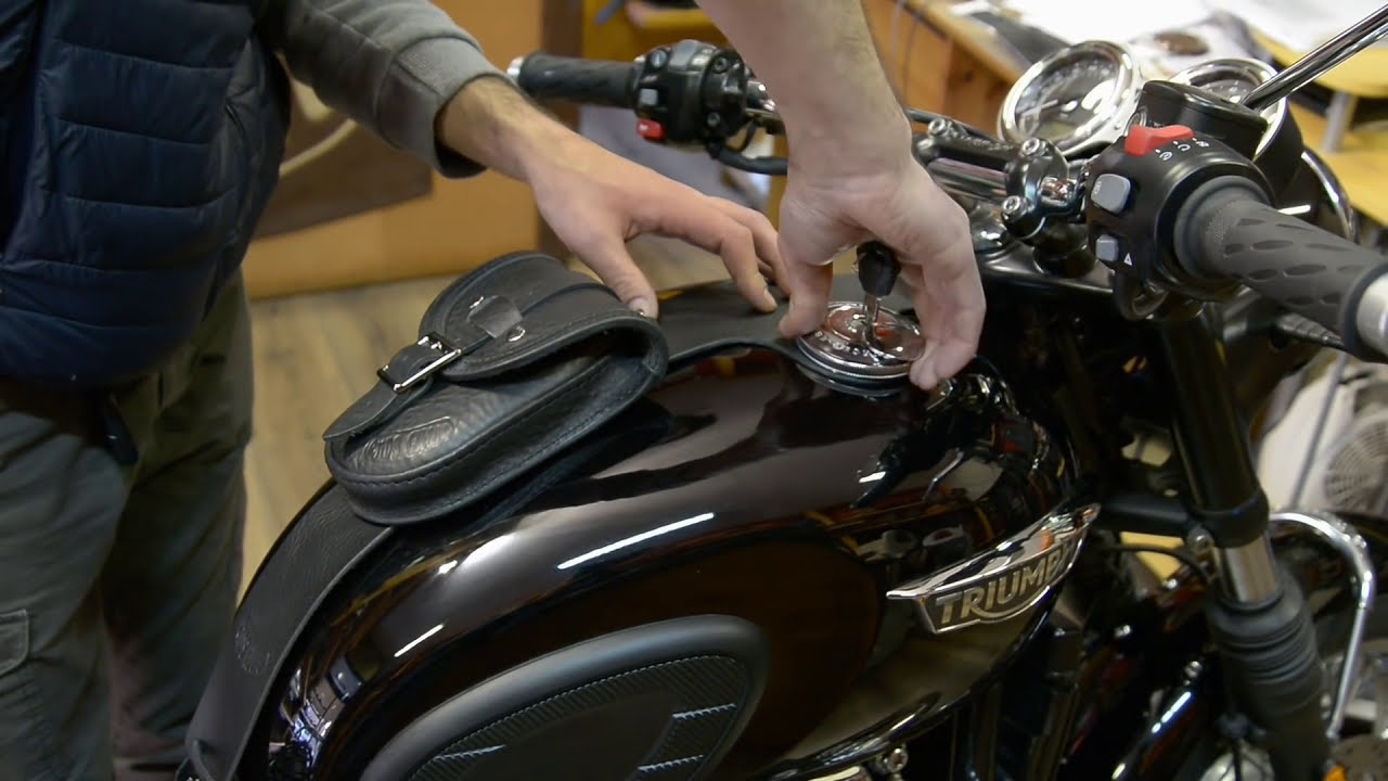 How to mount detachable tank bag for Triumph Bonneville, Scrambler, Street Twin -Ends Cuoio