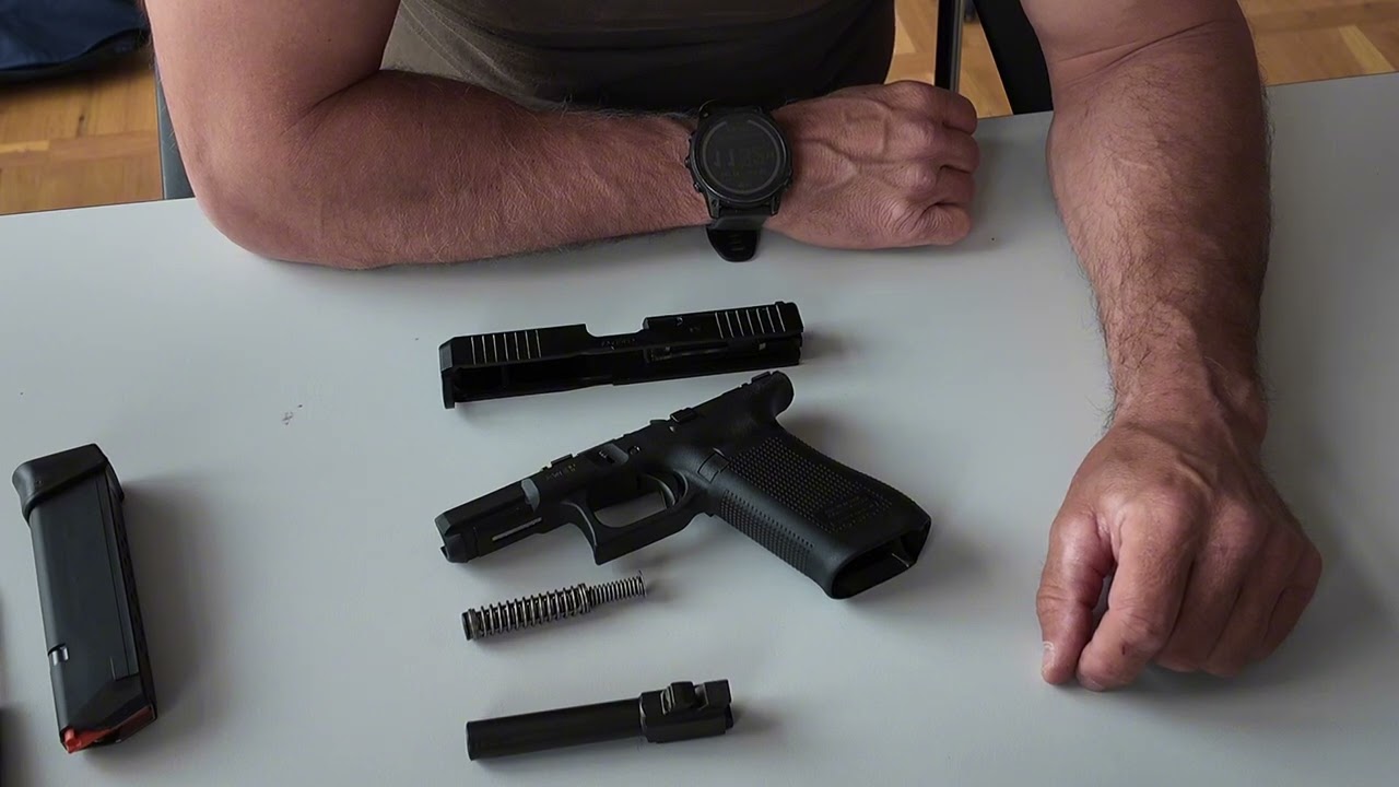 3. DEL - RAZSTAVLJANJE & SESTAVLJANJE GLOCK