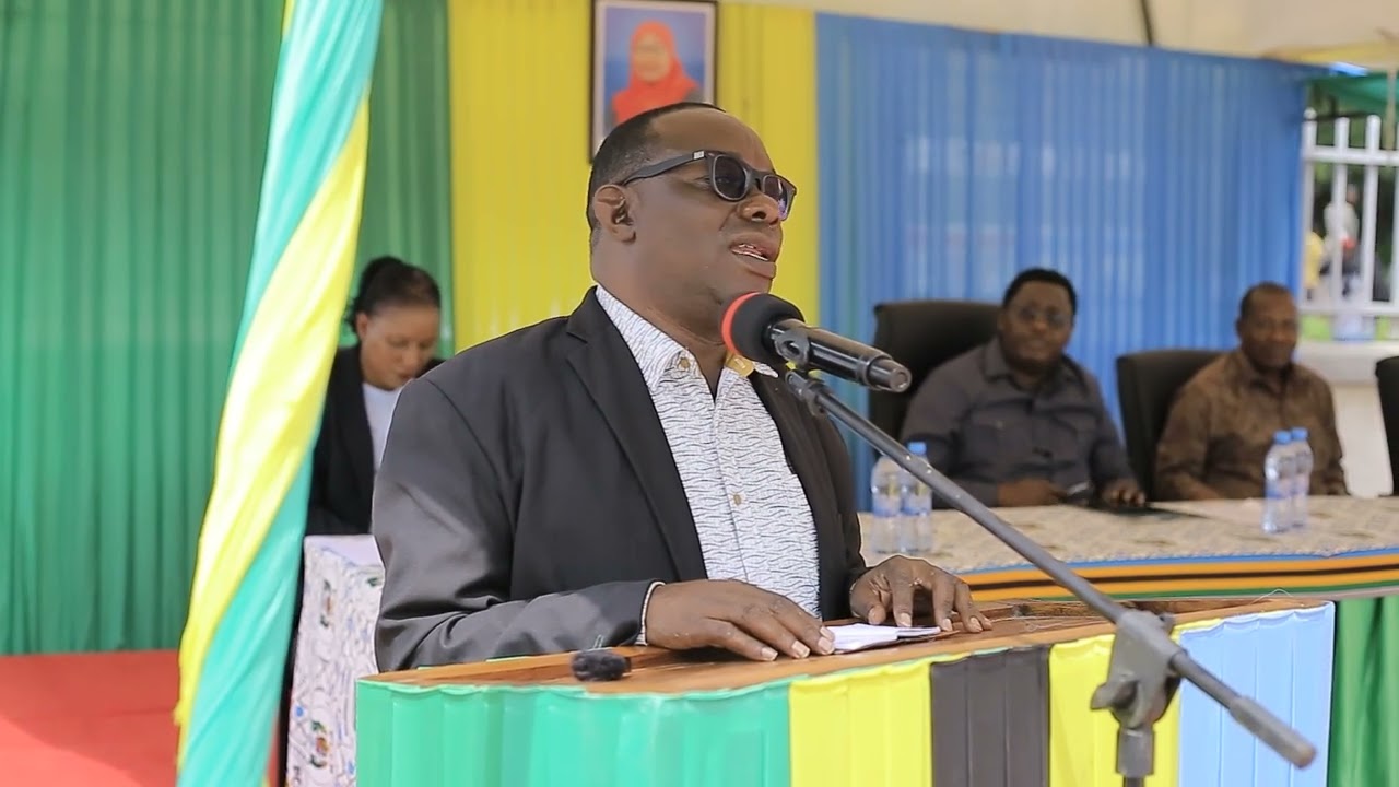 TAKUKURU YAKABIDHI VIFAA TIBA KWENYE HOSPTAL YA RUFAA YA MKOA WA MWANZA SEKOU-TOURE
