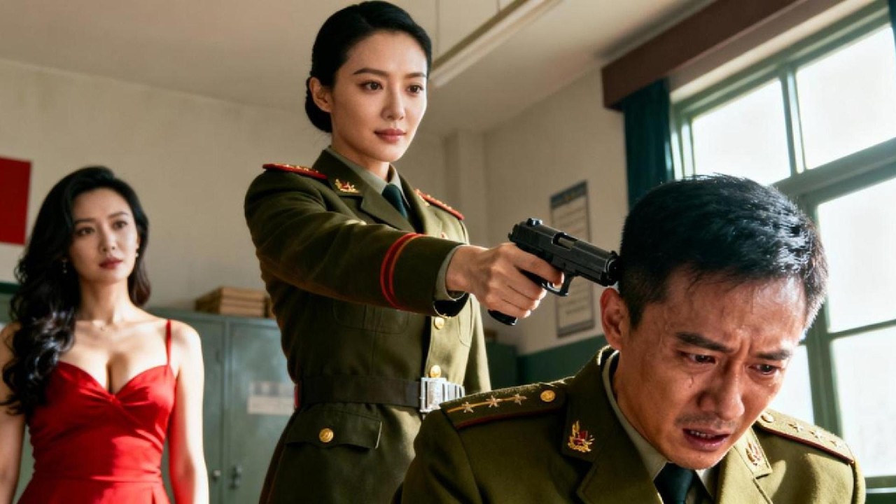Ép Vợ Ly Hôn Công Khai Trước Tiểu Tam, Thiếu Tá Không Kịp Phản Ứng Khi Vợ Rút Súng Chỉa Vào Mồm