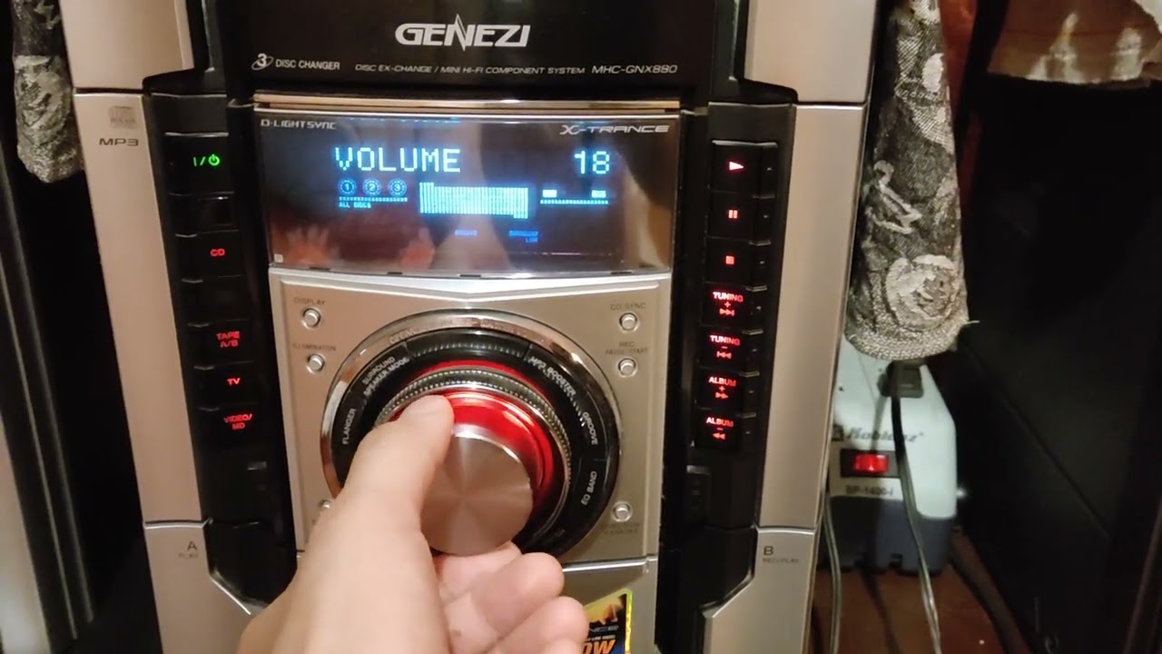 Genezi RG-88 vs Genezi GNX-880 a volumen  18