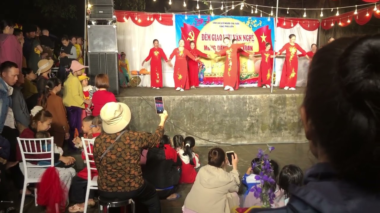 Văn nghệ mùa Xuân ơi 