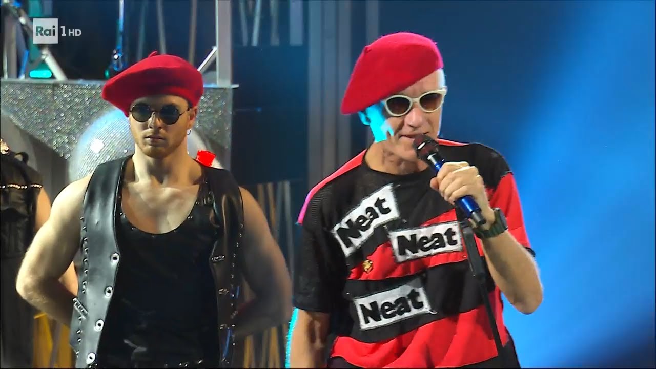 Captain Sensible canta 