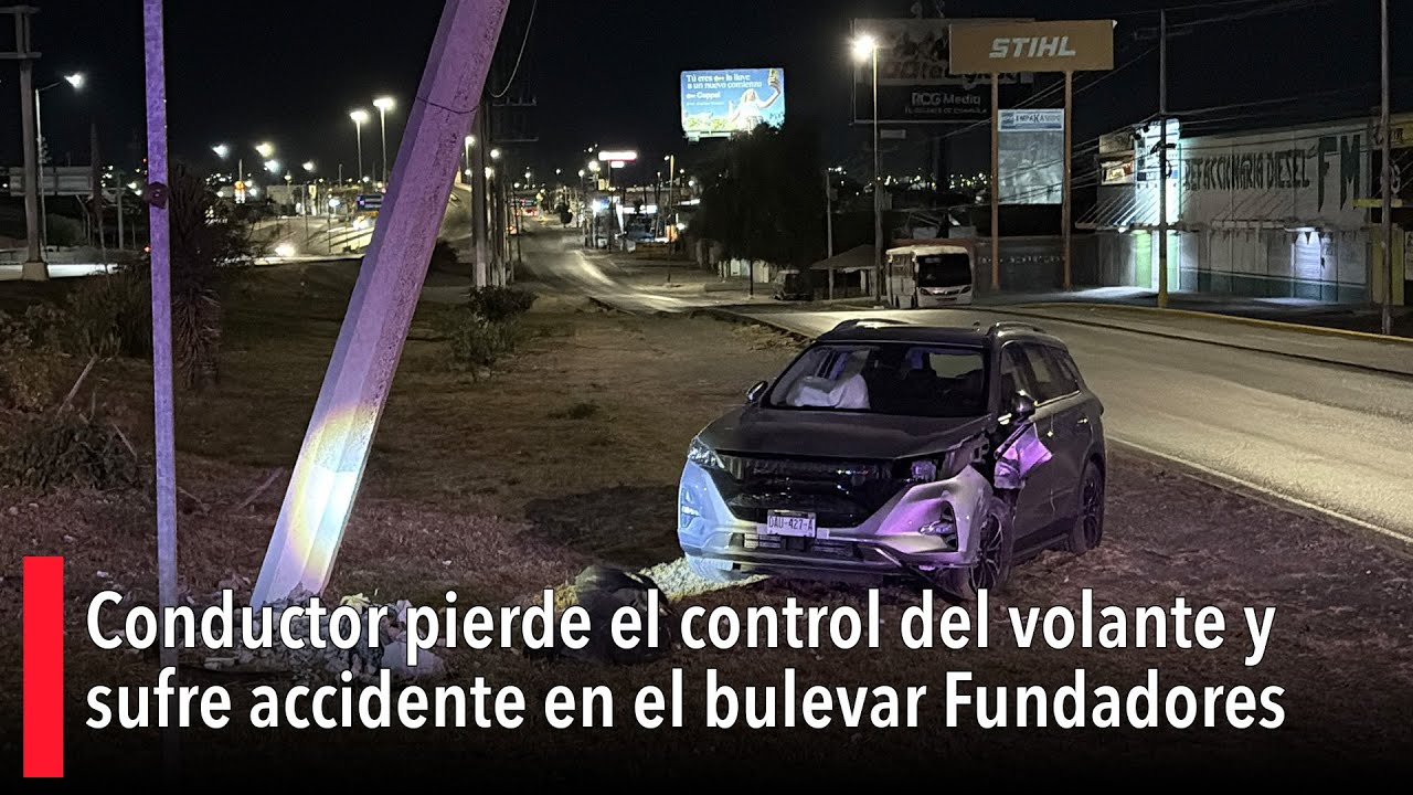 Conductor pierde el control del volante y sufre accidente en el bulevar Fundadores; huye
