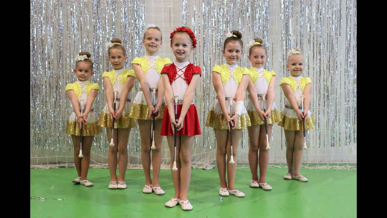 Mažoretky SPIRIT Senica - Miniformácia baton deti 2019
