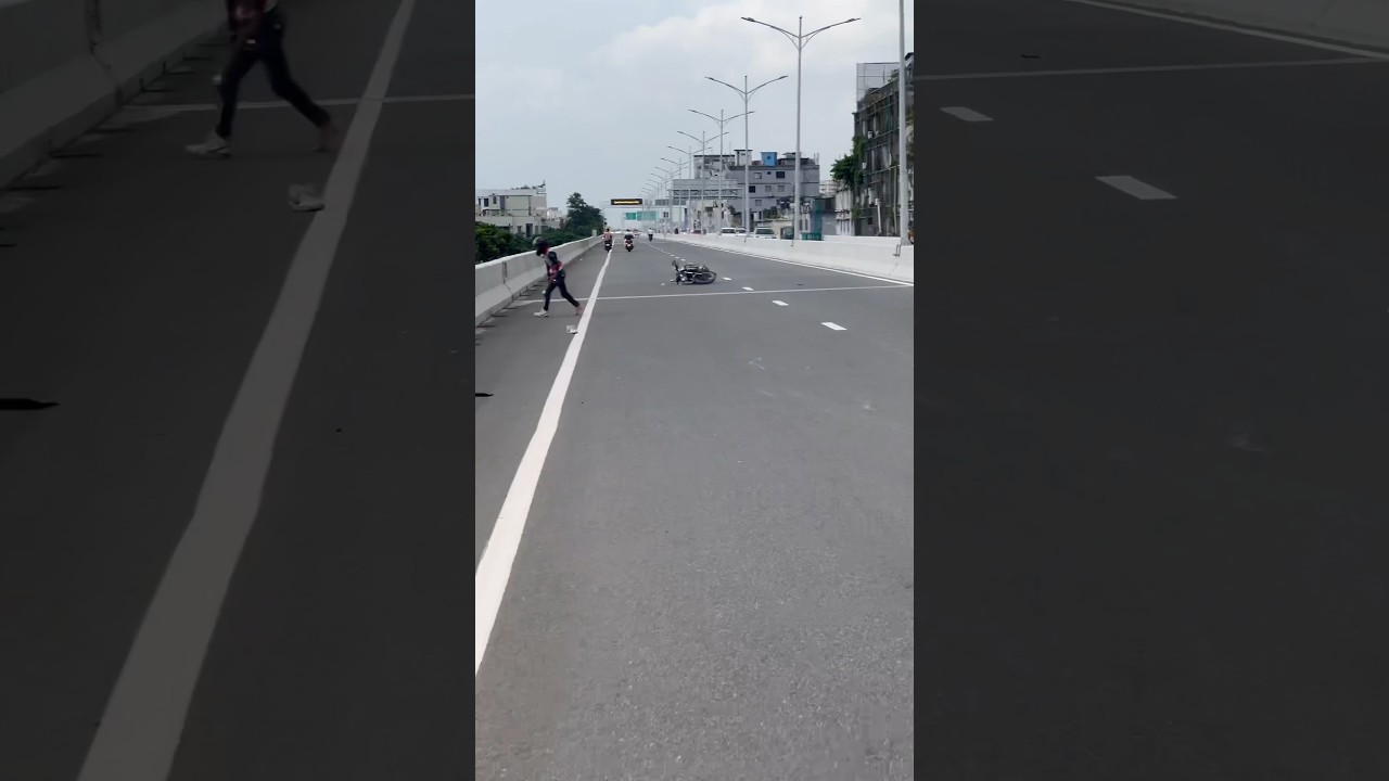 Dangerous Accident At Dhaka Elevated Expressway 😟 #bangladesh #rgsfamily #motovlog #rgsvlog