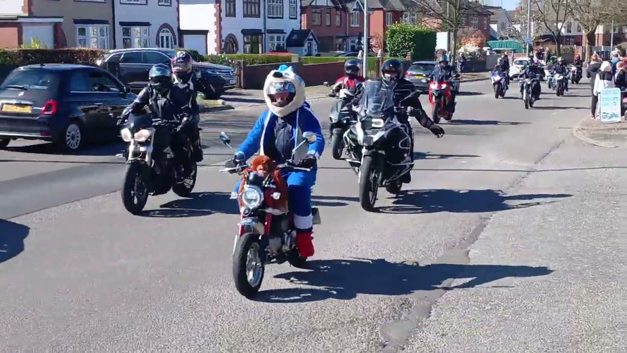 Motorcycle 🏍 Gang passing through Blurton - Part I