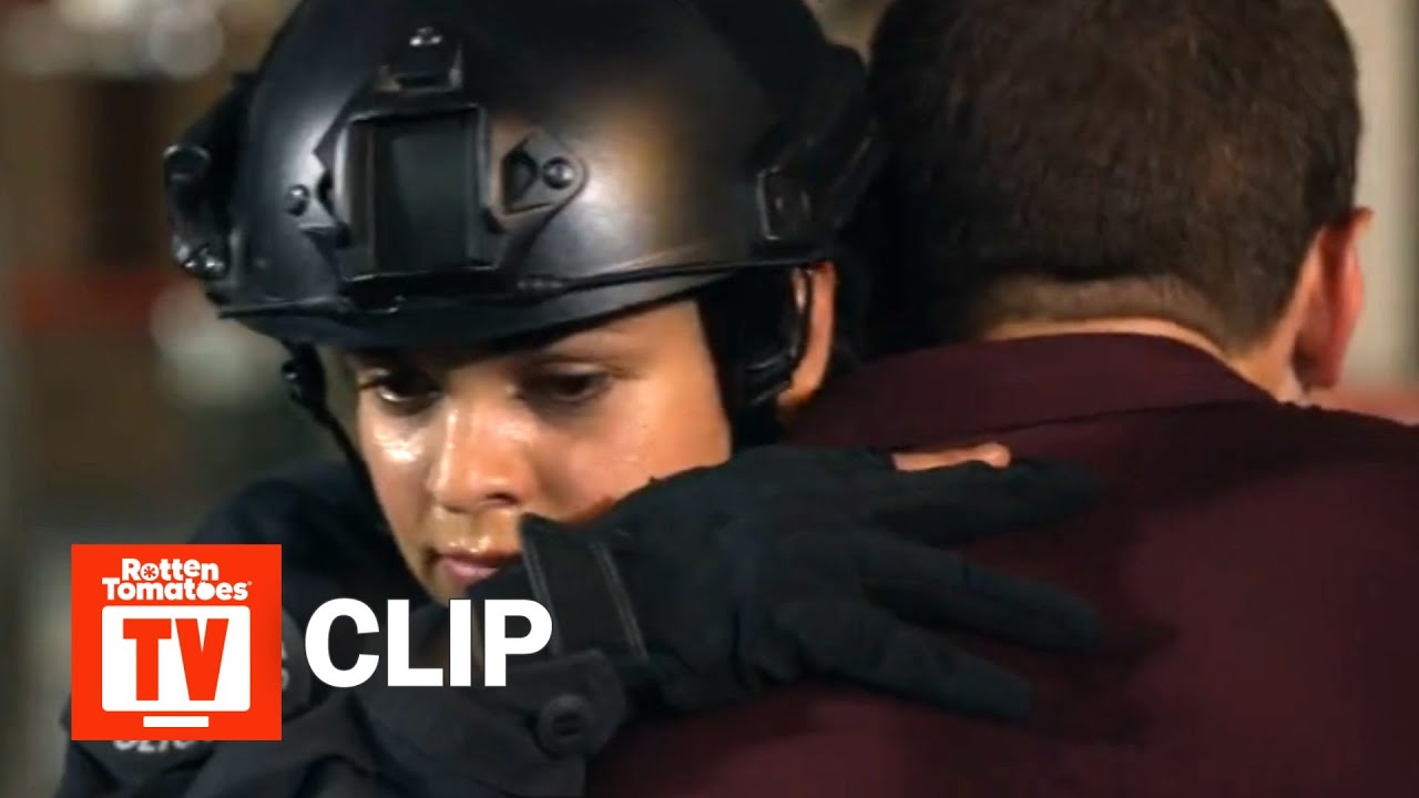 S.W.A.T. - Rescuing Street Scene (S1 E6) | Rotten Tomatoes TV