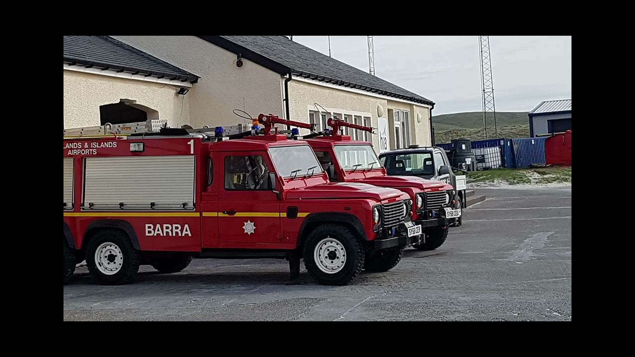 Barra: Castlebay und der einzige Verkehrsflughafen Europas, der keine Landebahn hat.