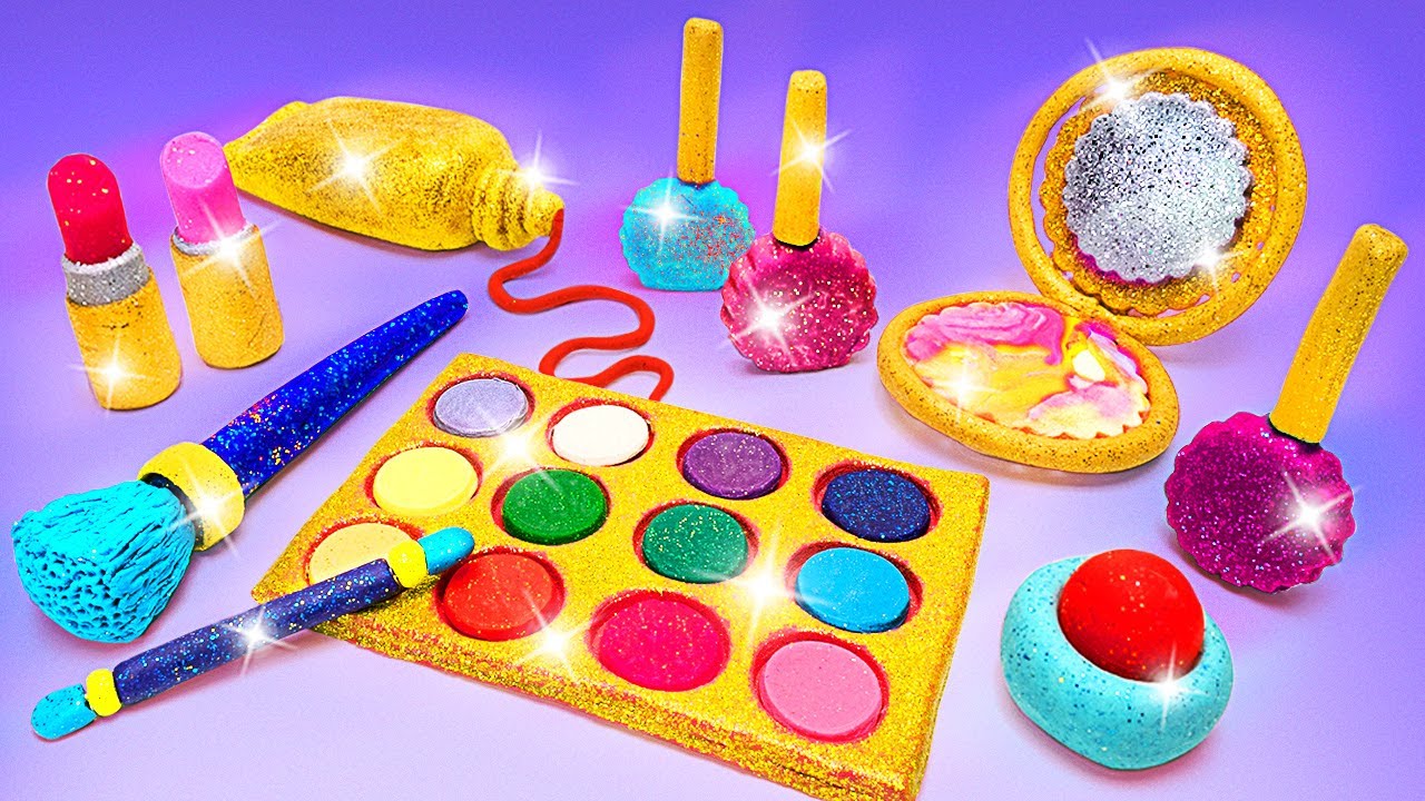 PROSTE! Lśniący zestaw do makijażu DIY &mdash; zabawa z kolorową, brokatową modeliną 💄 💅