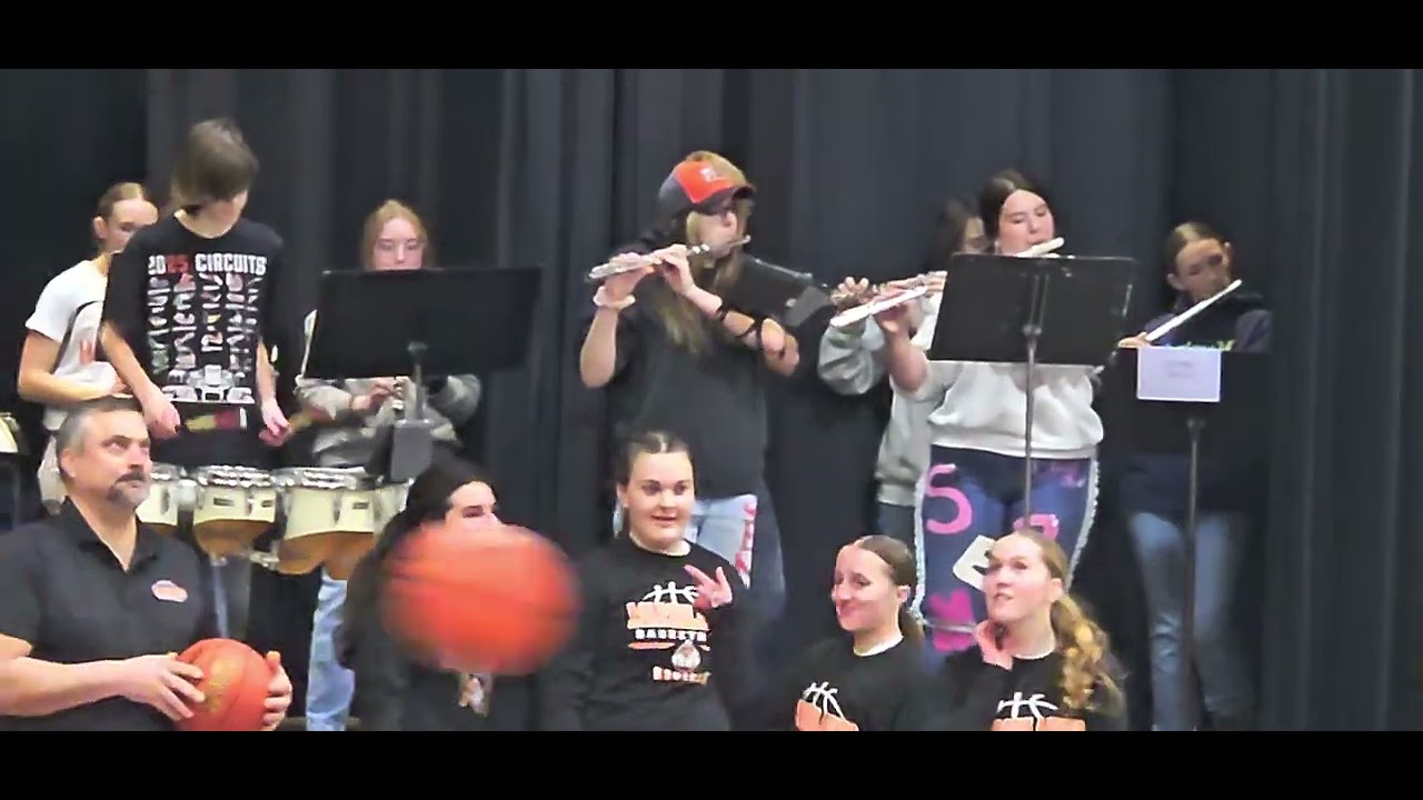 Horicon School pep band performing Vehicle - Horicon HS - 021026