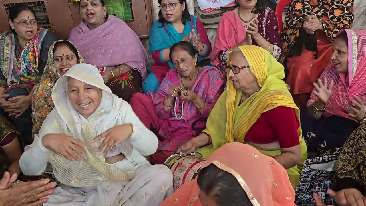 मीठे रस से भरो री राधा रानी लागे मने कारो कारो जमुना जी को पानी लागे