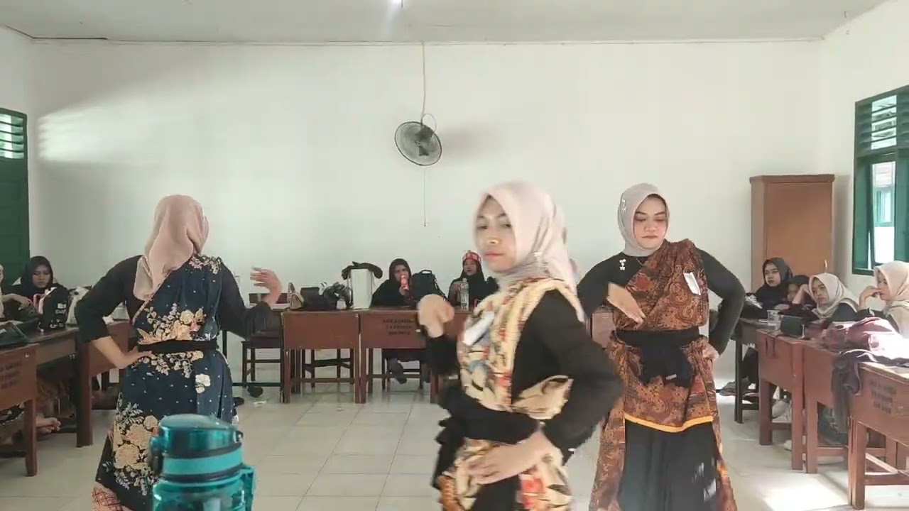 Maharani menari 