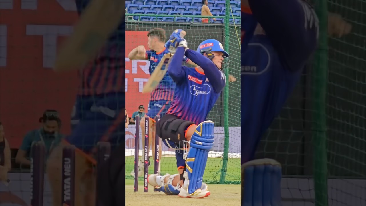 Santner be like bach gaye guru! 😮&zwj;💨😂#MumbaiIndians #PlayLikeMumbai