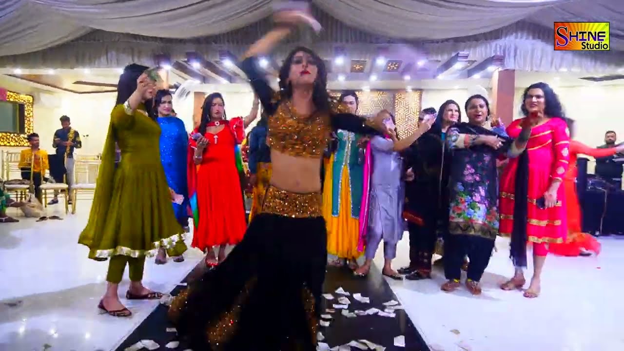 Alina Khan Dance On Bollywood Song 2022  https://www.instagram.com/onlyalinakhan/