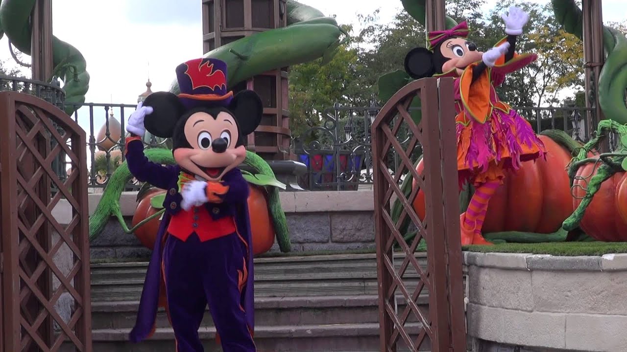 Mickey's Halloween Treat in the Street Disneyland Paris 最前列3回目