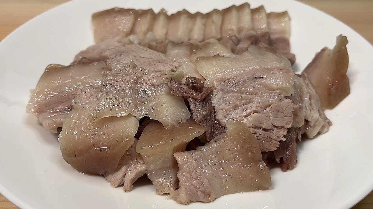 지방이 적은 앞다리살 수육, 뻑뻑하지 않고 맛있고 부드럽게 삶는 방법을 알려드릴게요.