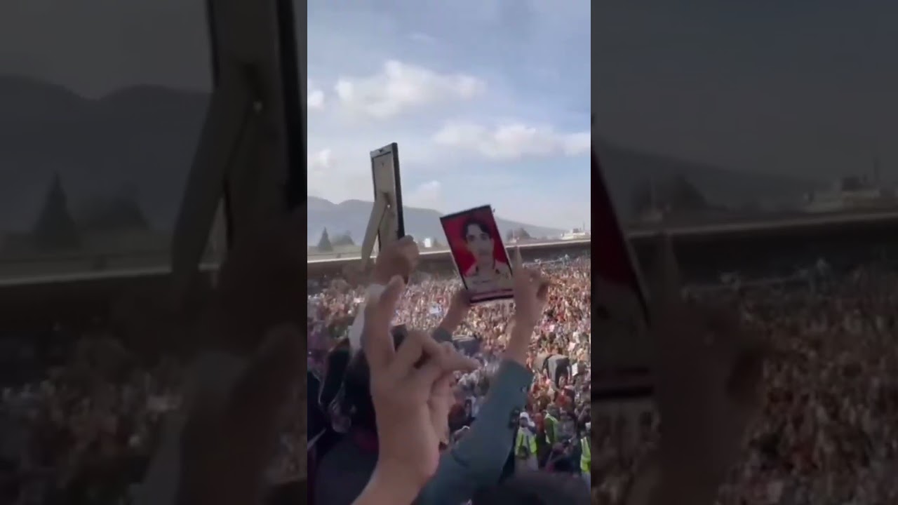 Huge Welcome Of Mahrang Baloch At Jalsa in Quetta Balochistan Dr Mahrang Baloch