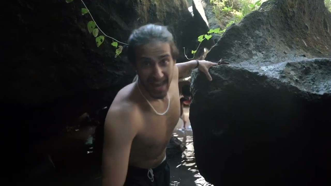 Exploring Bali's Hidden Canyon: Sports & Physiotherapy Students Take on a Thrilling Adventure!