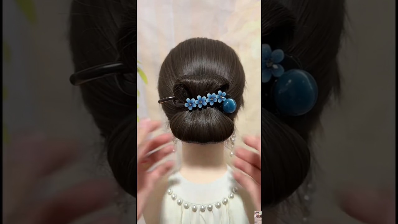 Lovely Lowe bun juda style with hair clip #shorts