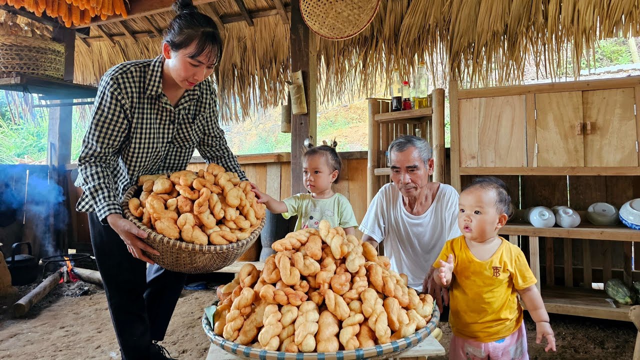 The Process of making cakes with my Grandfather to sell - Happiness with family - Daily life.