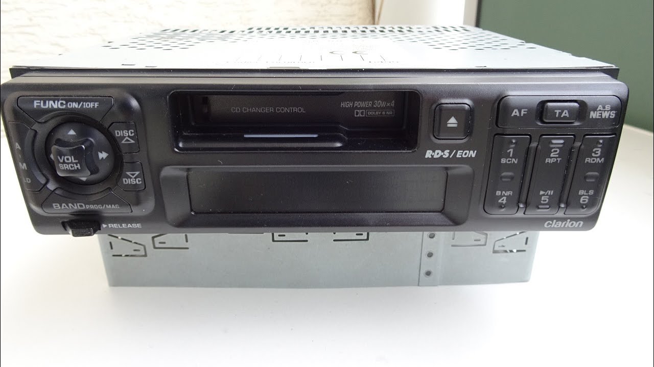 Clarion PU-1573A Retro Headunit! OEM Fiat & Subaru Radio