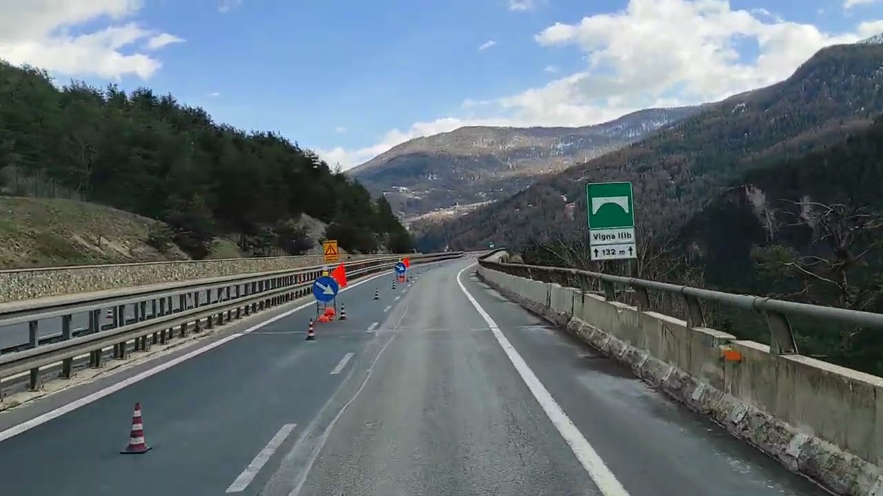 Italy A32 Tunnel Frejus    Oulx, A Bardonecchia Torino E70