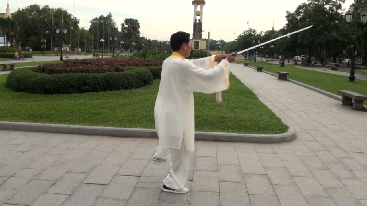 Cambodia Master Kim Taiji Form 16 Sword