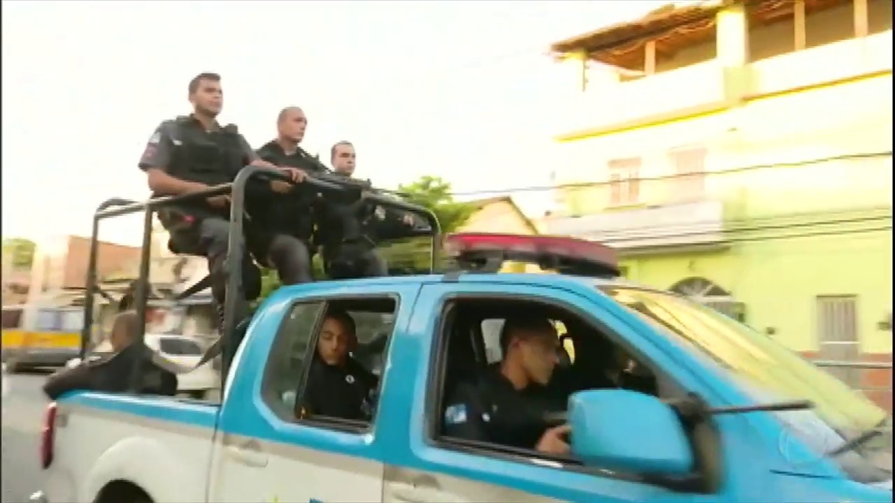 Assaltantes trocam tiros com seguranças no Barra Shopping, no Rio