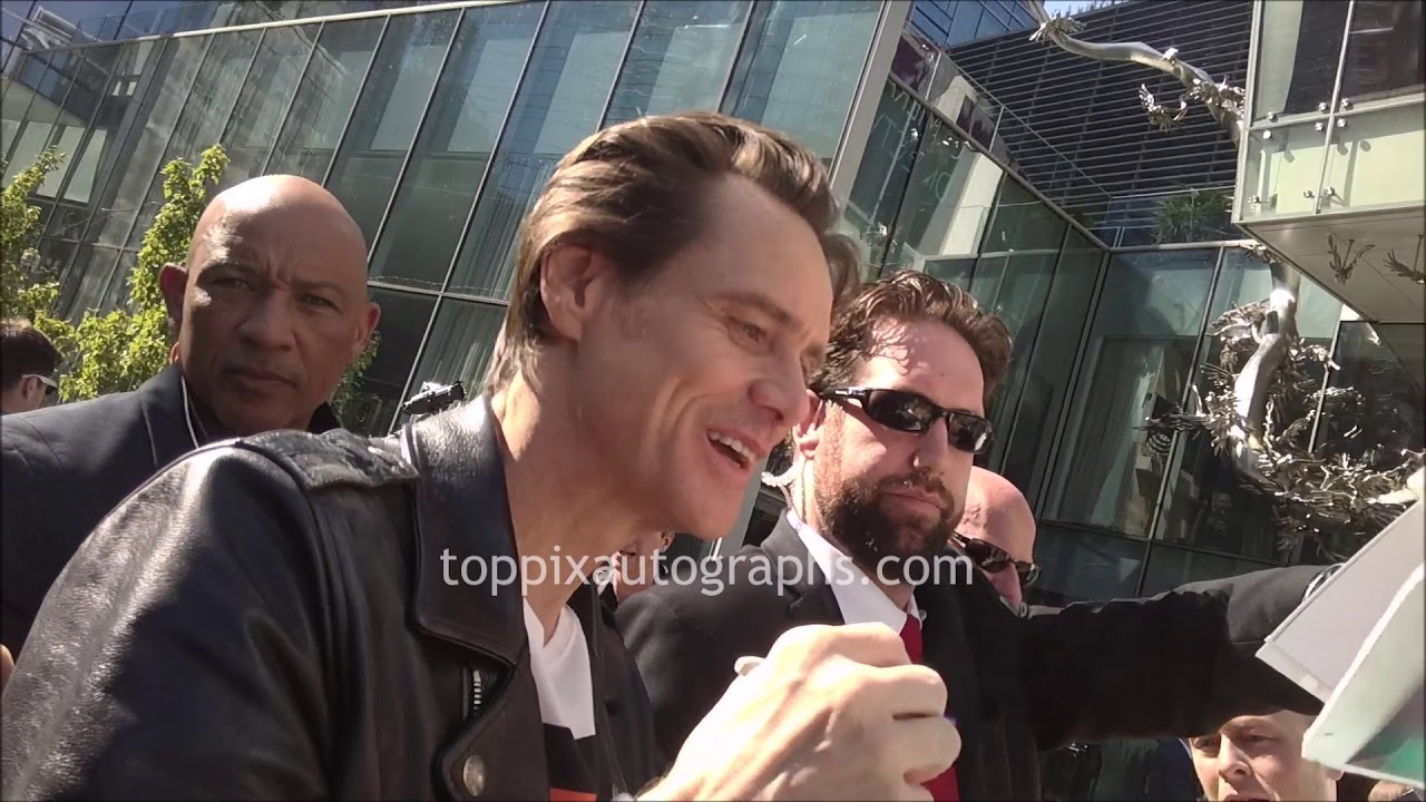 Jim Carrey - SIGNING AUTOGRAPHS while promoting at the 2017 TIFF